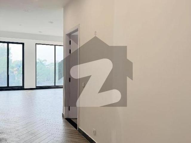 2 Bedrooms Semi Furnished Spacious Apartment For Rent In Block D1 Gulberg, Nearest To MM Alam Gulberg 3