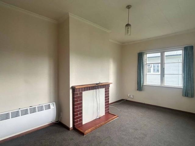 2 Bedrooms, 1 Bathroom