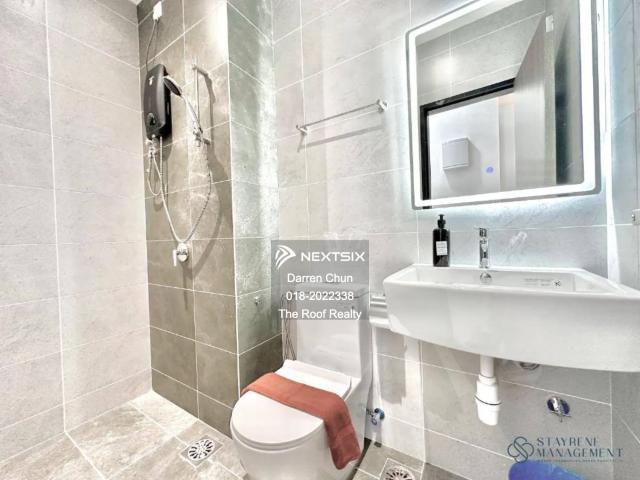 2 bedrooms, 2 bathrooms • Built up: 760 sqft • Freehold, non bumi lot • Middle floor unit • Tenanted until April 2026 • High rental demand area near CIQ