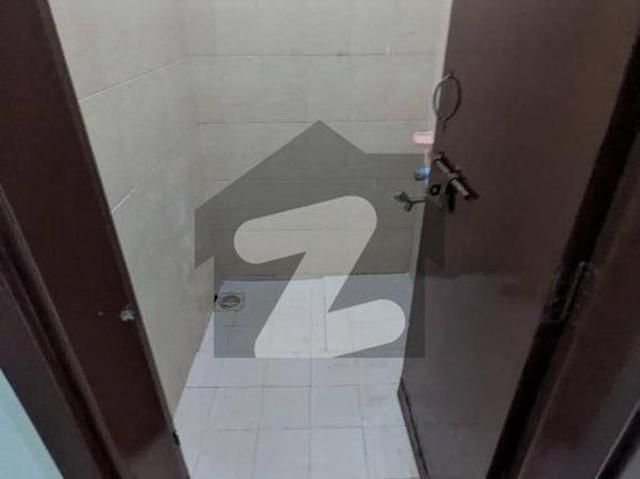 2 bedrooms & 2 bathrooms TV lounge kitchen G 11