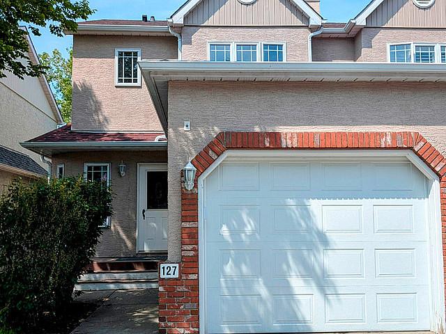 2 Beds 2.5 Baths House Backing Onto The River In Inglewood!