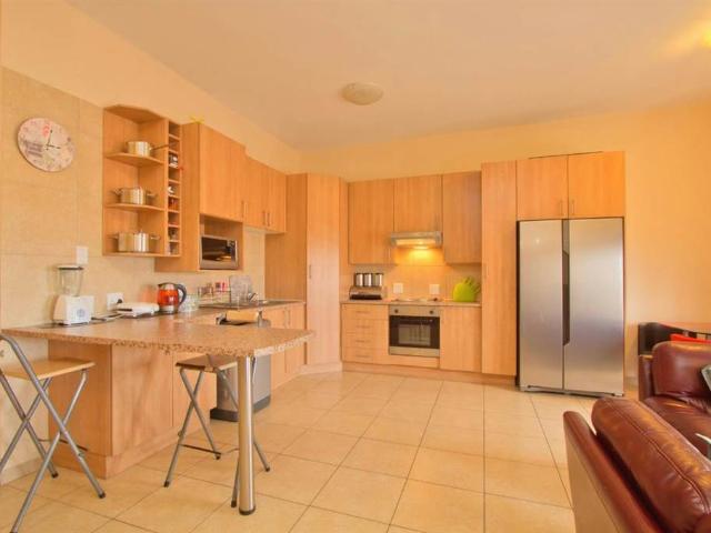 2 BEDS, 2 BATHS APARTMENT TO RENT IN NORKEM PARK
