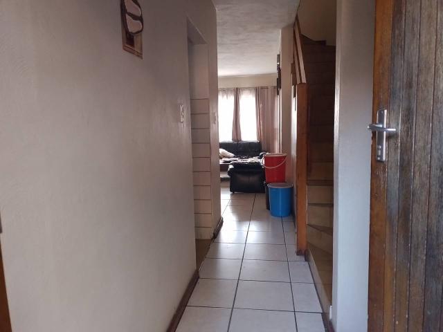 2 Beds Face brick Duplex with lockup garage for sale in Windsor East!