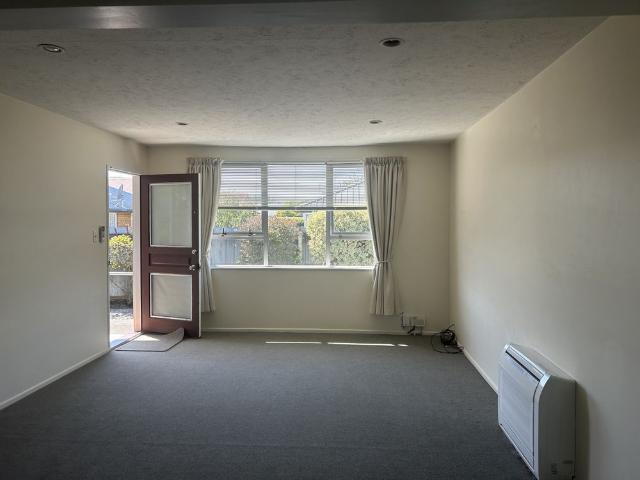 2 Beds In Riccarton