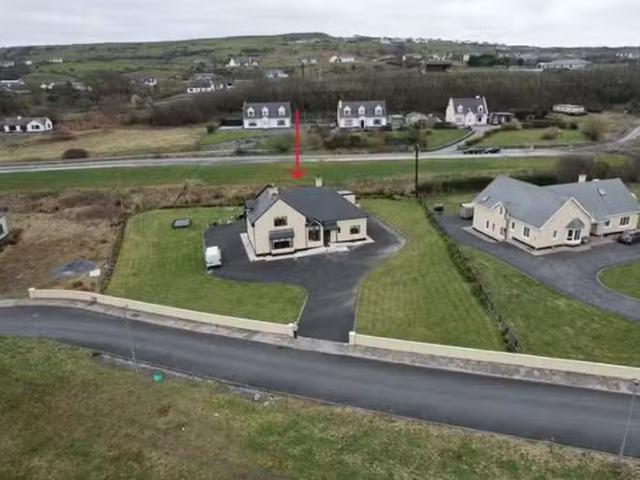 2 Beechlawn, Ennistymon Road, Lahinch, Co. Clare, V95XTP8 is f.