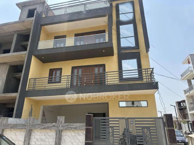 2 BHK Villa In 16th Parkview Independent Floors for Rent In Yamuna Expressway