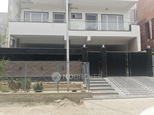 2 BHK Villa In B 84, Sector 2, Greater Noida for Rent In Pa