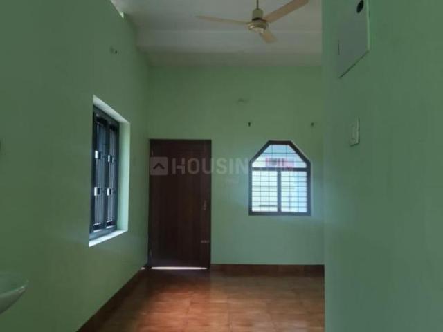 2 BHK Villa in Feroke for rent Kozhikode. The reference number is 9946002