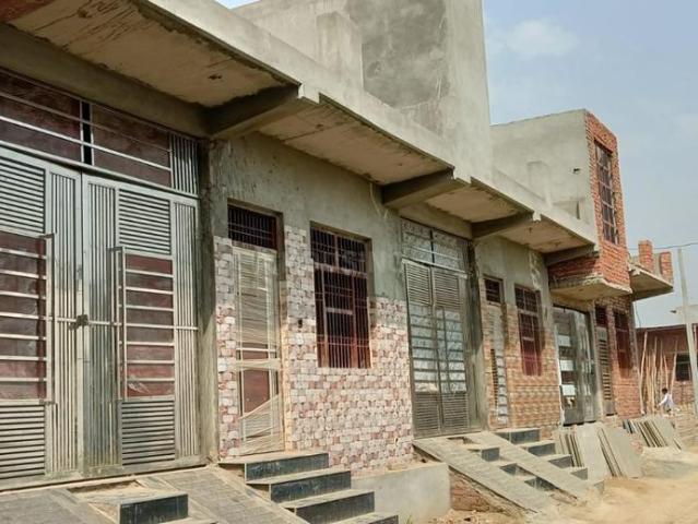 2 BHK Villa in Girdharpur Sunarasi for resale NH 24 Ghaziabad. The reference number is 17373537