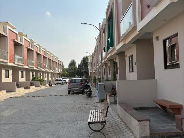 2 BHK Villa in Jagatpura for resale NH 8 Jaipur. The reference number is 17430942