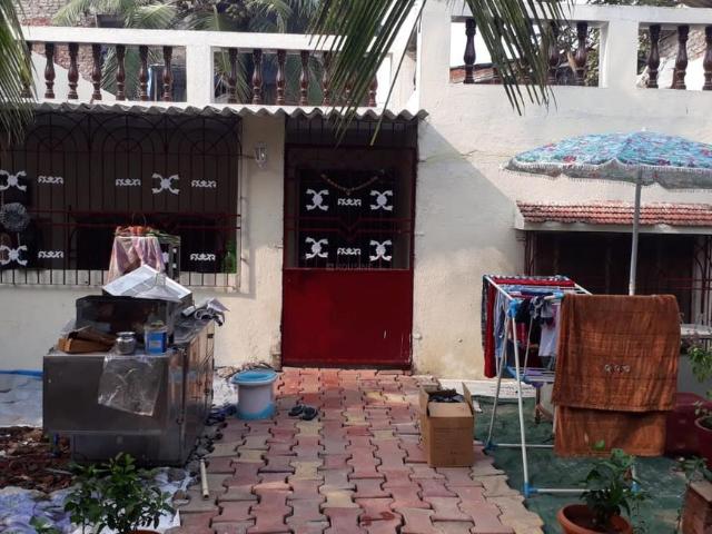 2 BHK Villa in Malad West for resale Mumbai. The reference number is 6520221