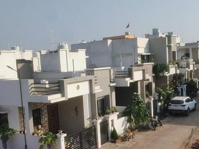 2 BHK Villa in Mowa for resale Raipur. The reference number is 20757434