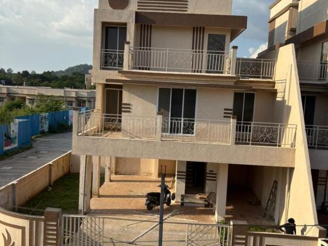 2 BHK Villa in Naigaon East for resale Mumbai. The reference number is 16583010