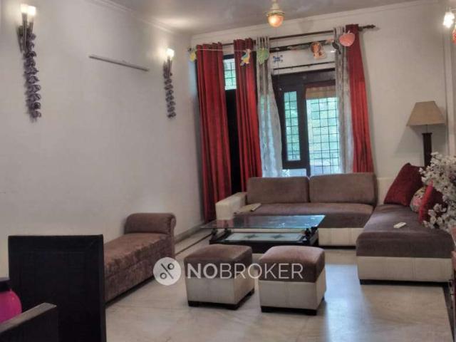 2 BHK Villa In Ramprastha Greens for Rent In Vaishali