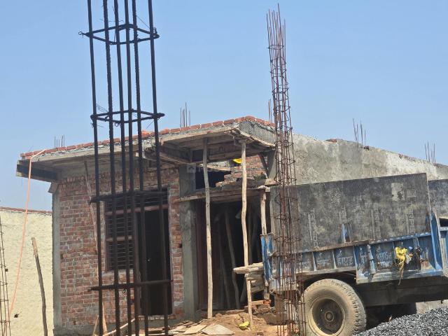 2 BHK Villa in Saini for resale Noida. The reference number is 20176206