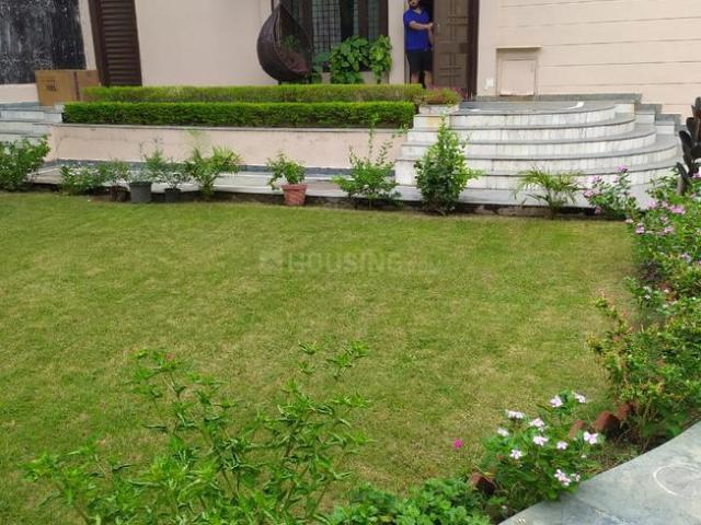 2 BHK Villa in Sector 61 for resale Noida. The reference number is 16404794