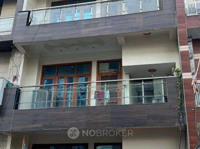 2 BHK Villa In Sec 71 Near Kailash Hospital for Lease In Sec 71 Noida