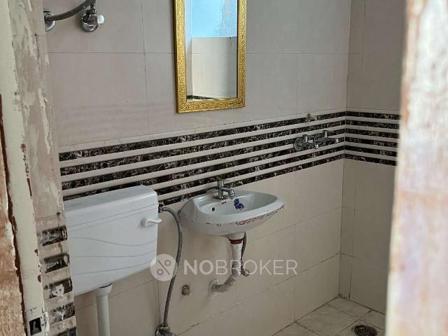 2 BHK Flat In Shree Vardhman Green Court for Rent In Sector 90