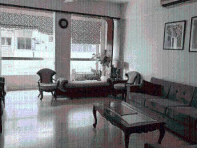 2 BHK Apartment in Churchgate for resale Mumbai. The reference number is 20495798