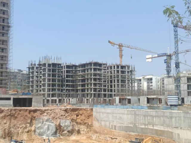 2 BHK Apartment in Chandanagar for resale Hyderabad. The reference number is 14898431