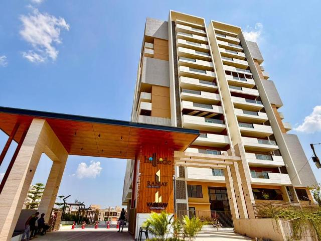 2 BHK Apartment in Chandanagar for resale Hyderabad. The reference number is 20670818