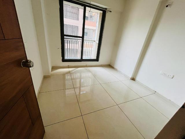 2 BHK Apartment in Chandkheda for rent Ahmedabad. The reference number is 18556328