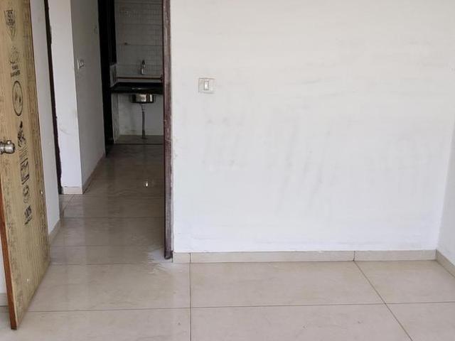 2 BHK Apartment in Chandkheda for rent Ahmedabad. The reference number is 19917752