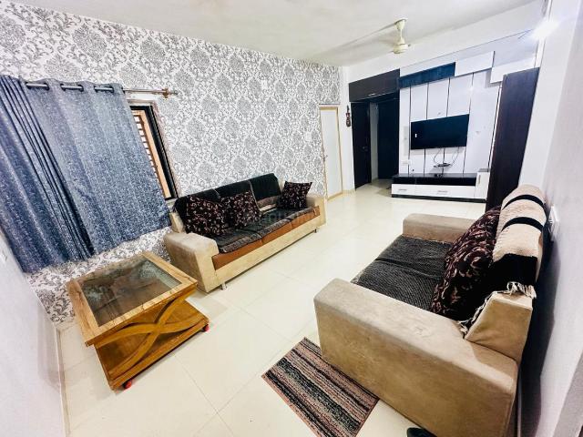 2 BHK Apartment in Chandkheda for rent Ahmedabad. The reference number is 20195644