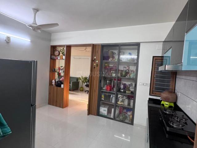 2 BHK Apartment in Chandkheda for resale Ahmedabad. The reference number is 18387951