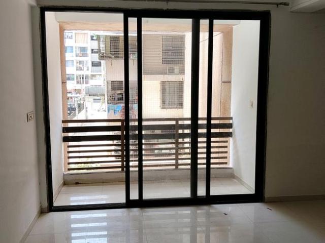 2 BHK Apartment in Chandkheda for resale Ahmedabad. The reference number is 20550385
