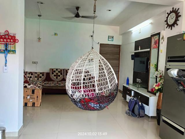 2 BHK Apartment in Chandkheda for resale Ahmedabad. The reference number is 20674085