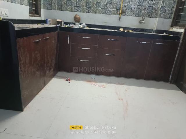 2 BHK Apartment in Chandkheda for resale Ahmedabad. The reference number is 20799775