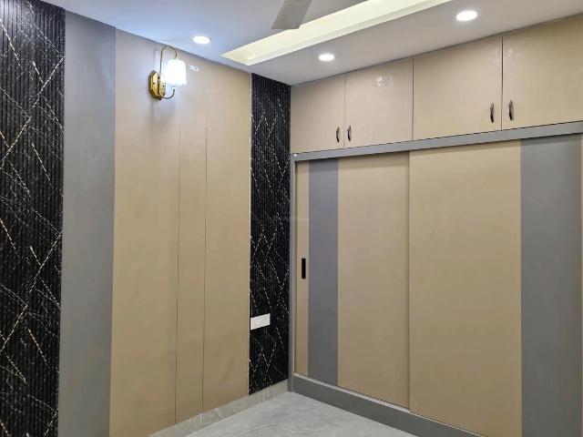 2 BHK Apartment in Chandra Park for resale New Delhi. The reference number is 19593808