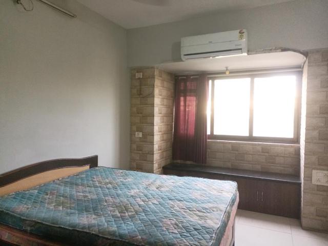 2 BHK Apartment in Chembur for rent Mumbai. The reference number is 17390425