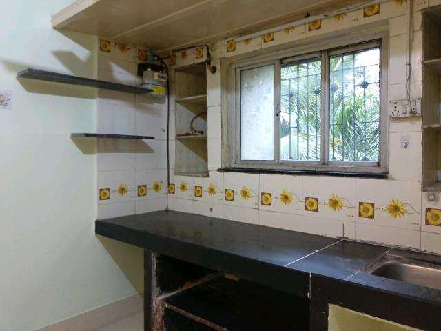 2 BHK Apartment in Chembur for rent Mumbai. The reference number is 17390425