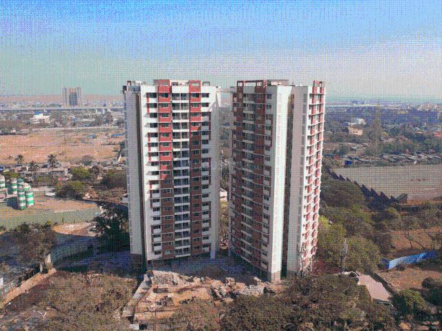 2 BHK Apartment in Chembur for resale Mumbai. The reference number is 20092211