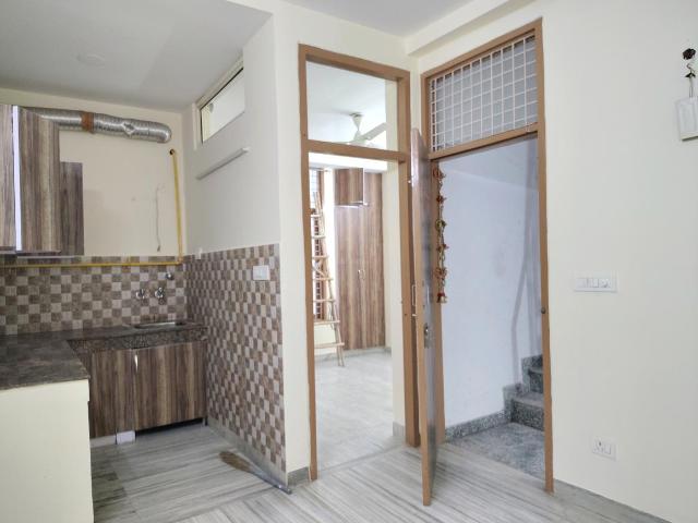 2 BHK Apartment in Chhattarpur for rent New Delhi. The reference number is 20635645