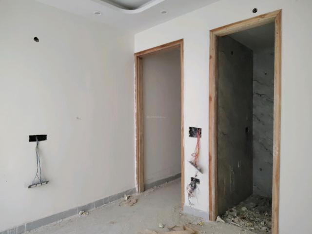 2 BHK Apartment in Rajpur Khurd Village for resale New Delhi. The reference number is 20635104