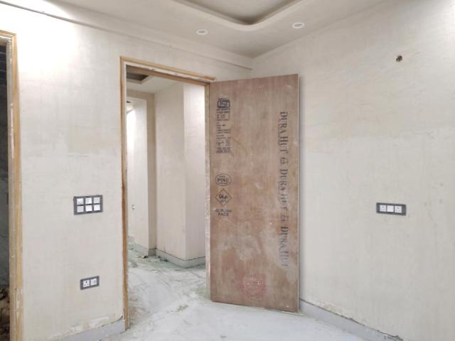2 BHK Apartment in Rajpur Khurd Village for resale New Delhi. The reference number is 20330659