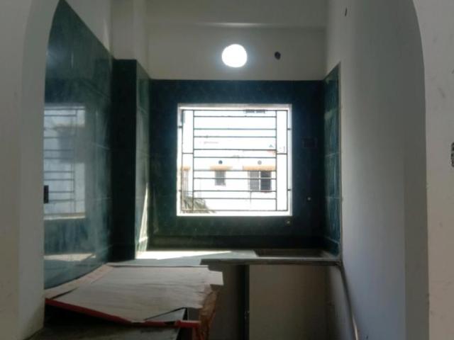 2 BHK Apartment in Chinar Park for resale Kolkata. The reference number is 18295436