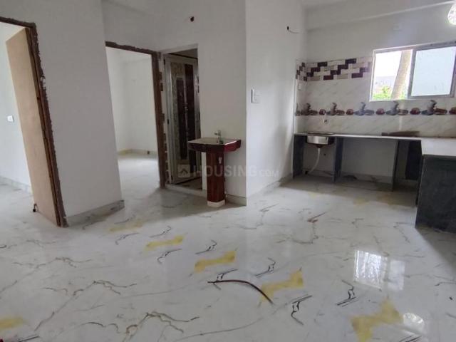 2 BHK Apartment in Chinar Park for resale Kolkata. The reference number is 20102355