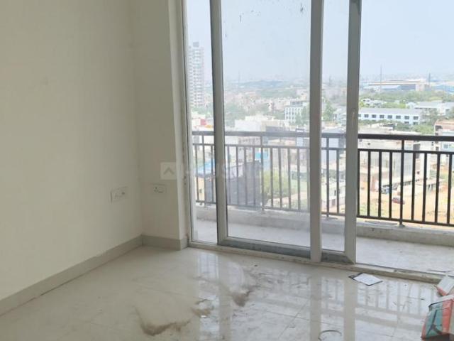 2 BHK Apartment in Chipiyana Buzurg for rent Ghaziabad. The reference number is 20011692