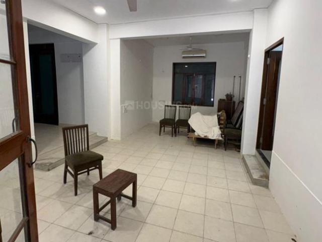 2 BHK Apartment in Cumballa Hill for resale Mumbai. The reference number is 20208557