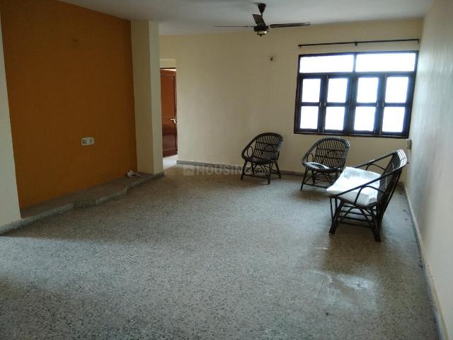 2 BHK Apartment in Ambawadi for rent Ahmedabad. The reference number is 2606752