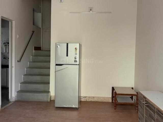 2 BHK Apartment in Ambawadi for rent Ahmedabad. The reference number is 20175732
