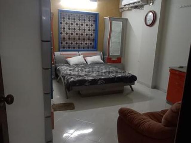 2 BHK Apartment in Ambawadi for rent Ahmedabad. The reference number is 20564025