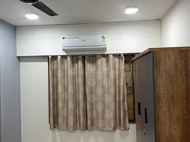 2 BHK Apartment in Amraiwadi for rent Ahmedabad. The reference number is 19846056