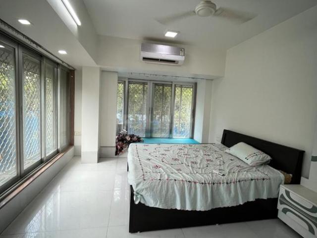 2 BHK Apartment in Andheri West for resale Mumbai. The reference number is 20511307