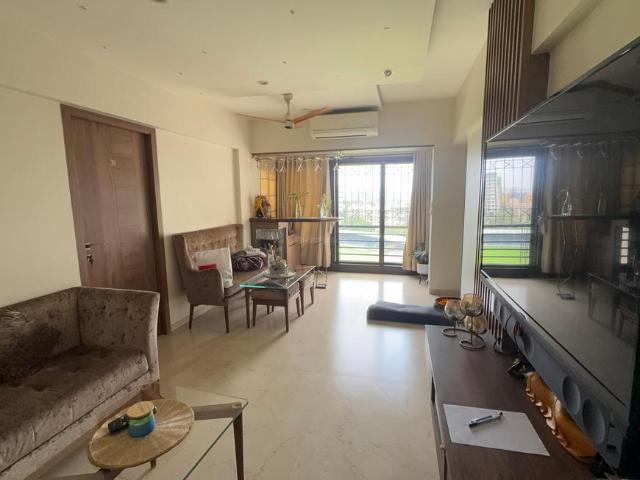 2 BHK Apartment in Andheri West for resale Mumbai. The reference number is 20867220