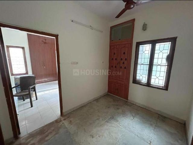 2 BHK Apartment in Adyar for rent Chennai. The reference number is 20271584